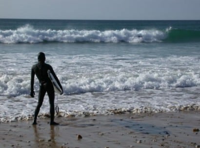 newquay_surfer-500x372