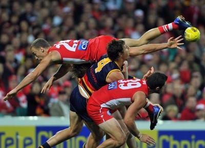 AFL_Rubdown_Swans_Crows AFL_Rubdown_Swans_Crows