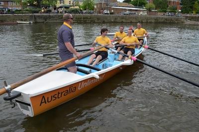 Queen's_Jubilee_Australian_rowers_Thames_boats_pageant