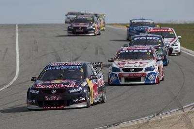Whincup, Lowndes top V8 Supercar podiums in Perth