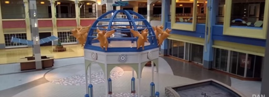 WATCH: Weird Aussie built ‘dead mall’ in the US, empty but open