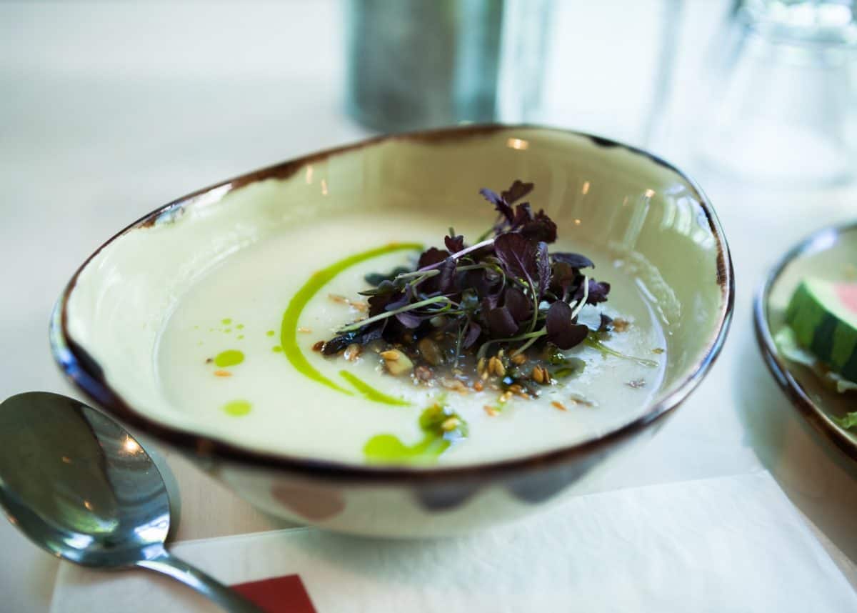 Creamy cauliflower soup