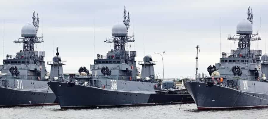 Russia Navy - shutterstock_135390944