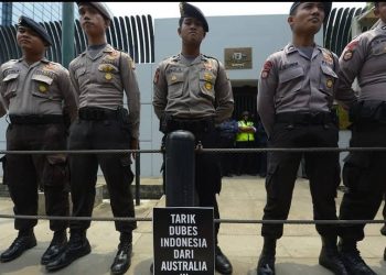 Indonesian policemen