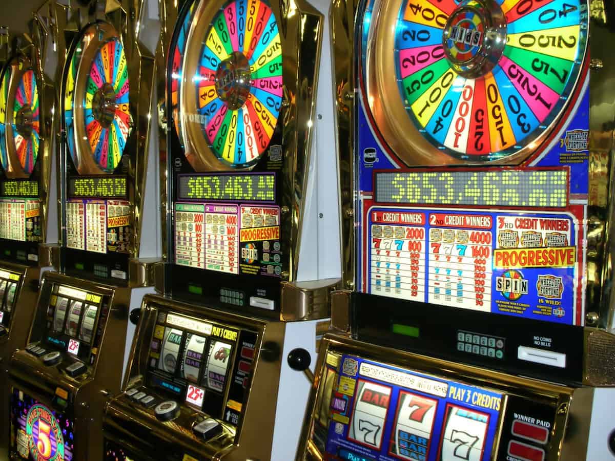 How and where to play real money pokies