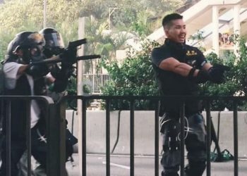 Hong Kong Police skirmish with demonstrators prior to the new legislation. Photo credit: Wikimedia Commons