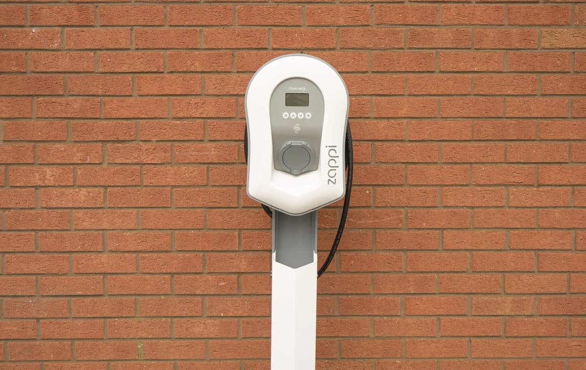 Owners of electric vehicles to be paid to plug into the grid