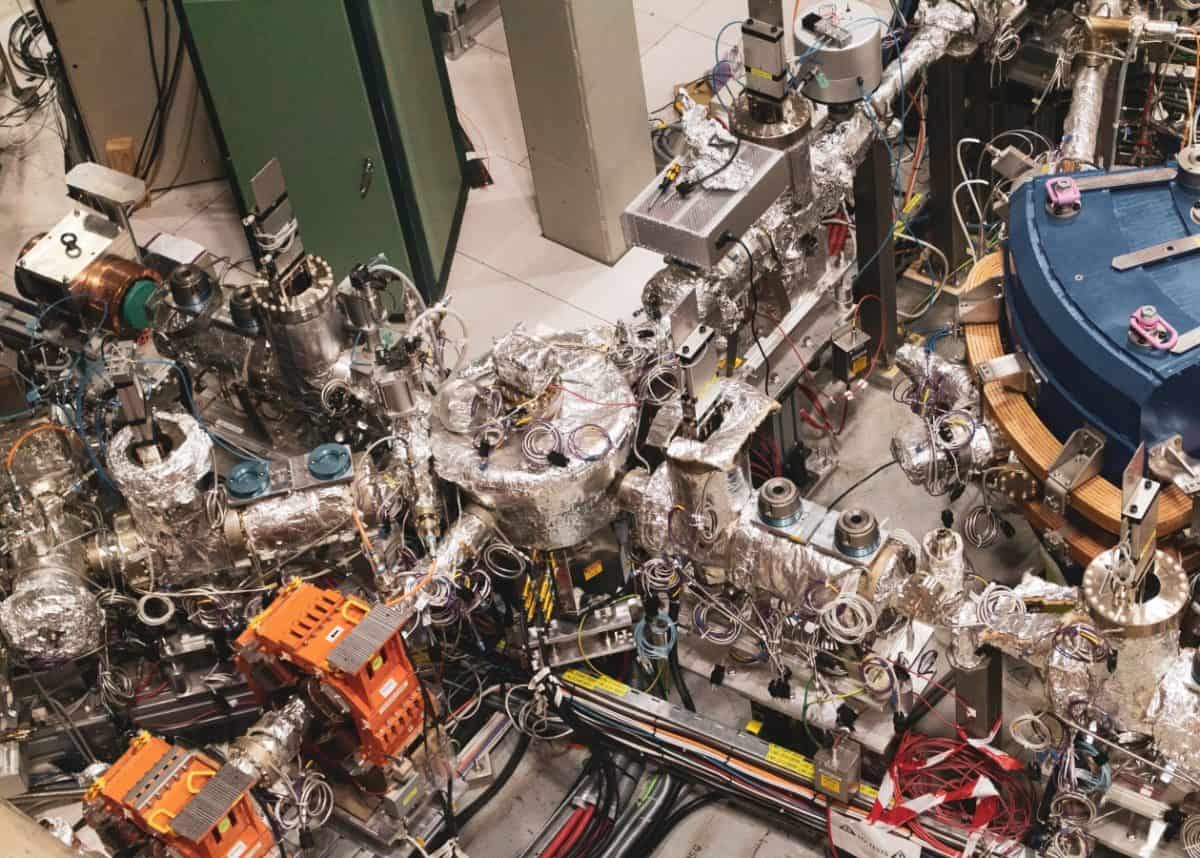 Physicists report the discovery of unique new particle