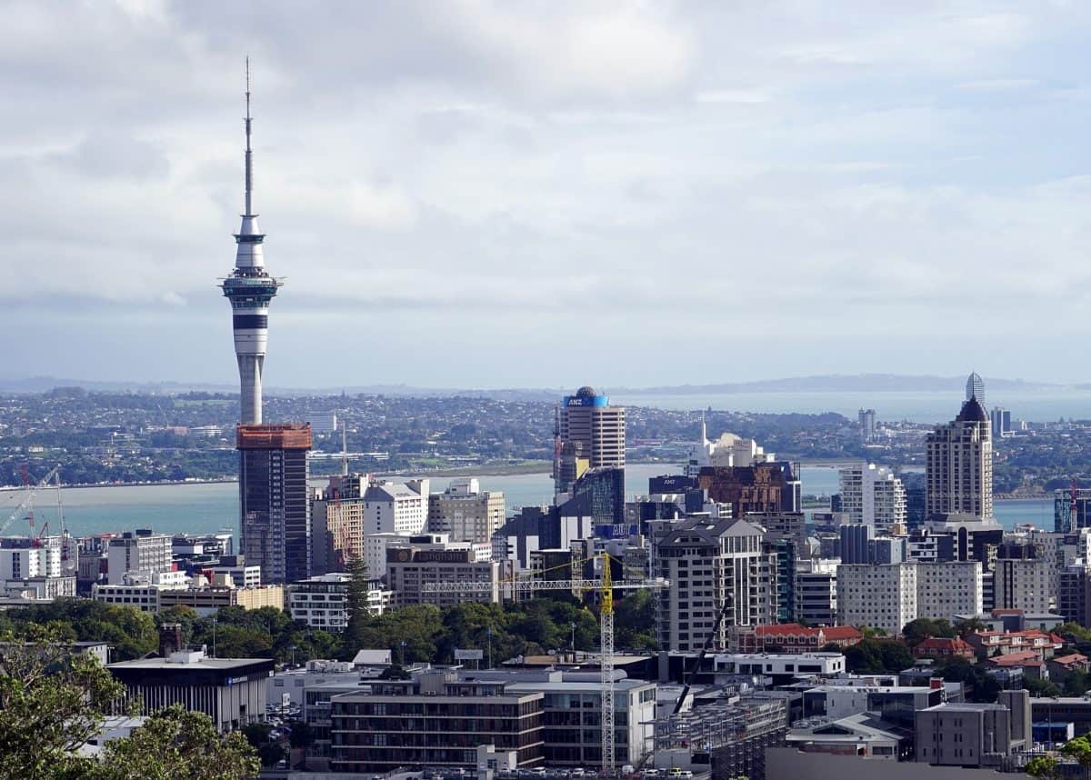 Auckland goes back into lockdown. Image by Bernd Hildebrandt from Pixabay