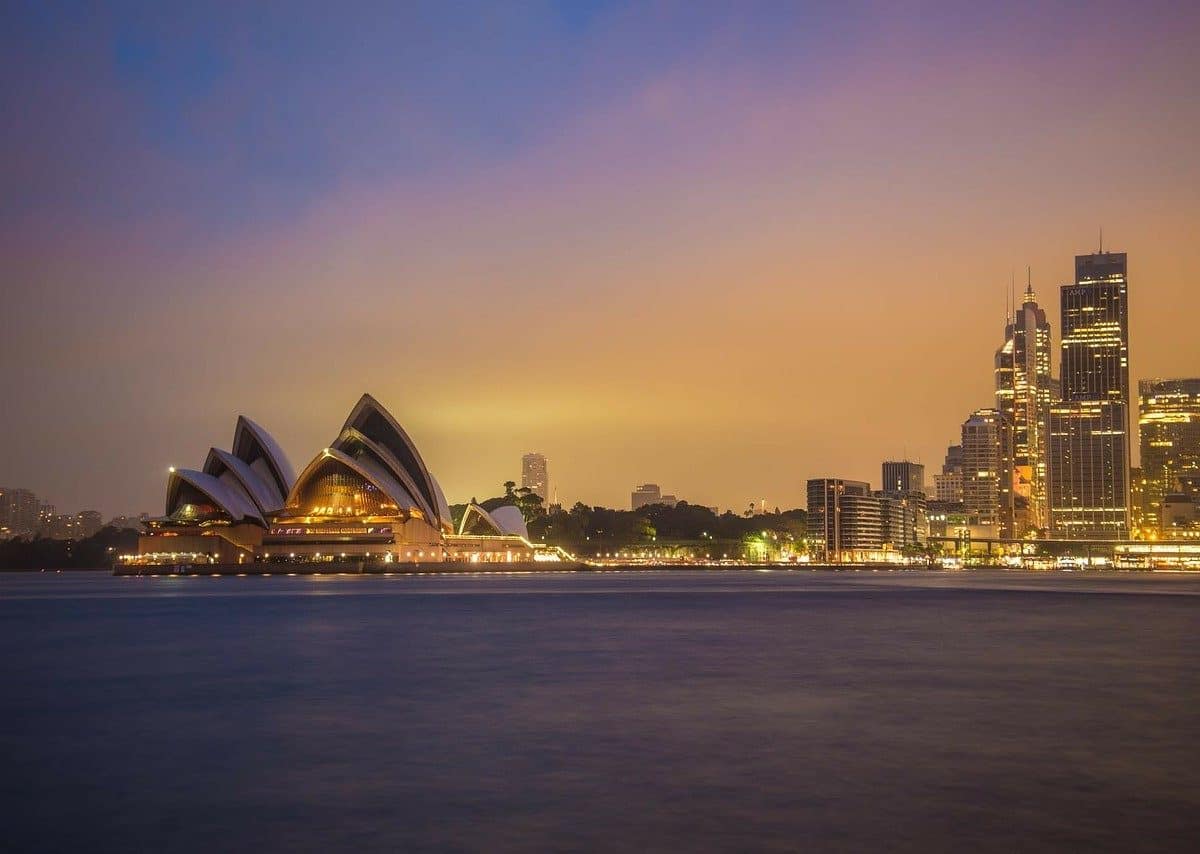 The latest NSW budget will provide a powerful boost to retailing in Sydney and the rest of the state. Image by Patty Jansen from Pixabay