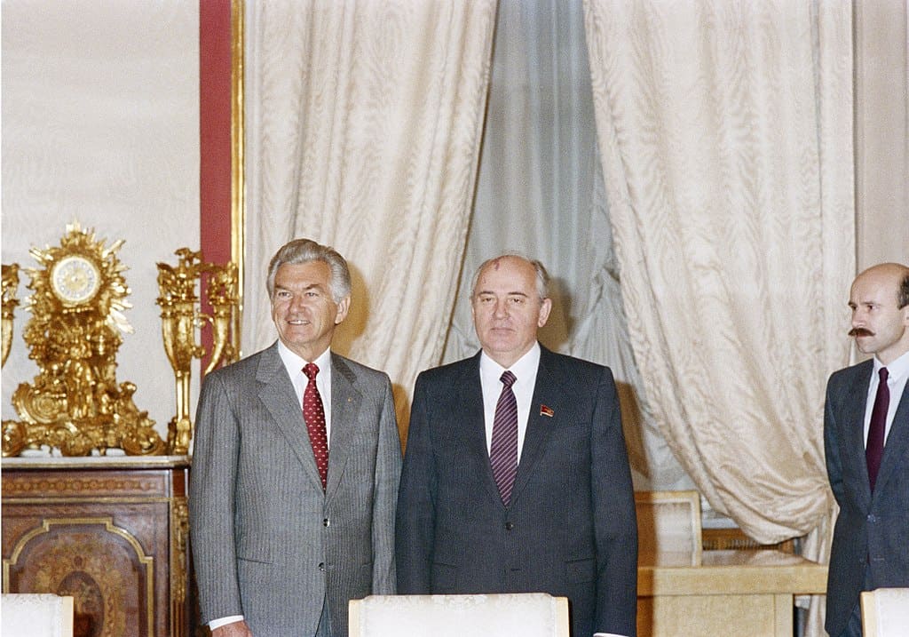 Bob Hawke (left) meeting with Mikhail Gorbachev, former President of the Soviet Union, in 1988. Photo credit: Department of Foreign Affairs and Trade – www.dfat.gov.au