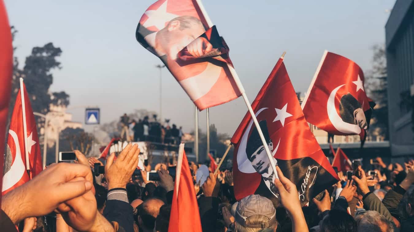 Turkey shaky economy destabilises Erdoğan's authoritarian presidency