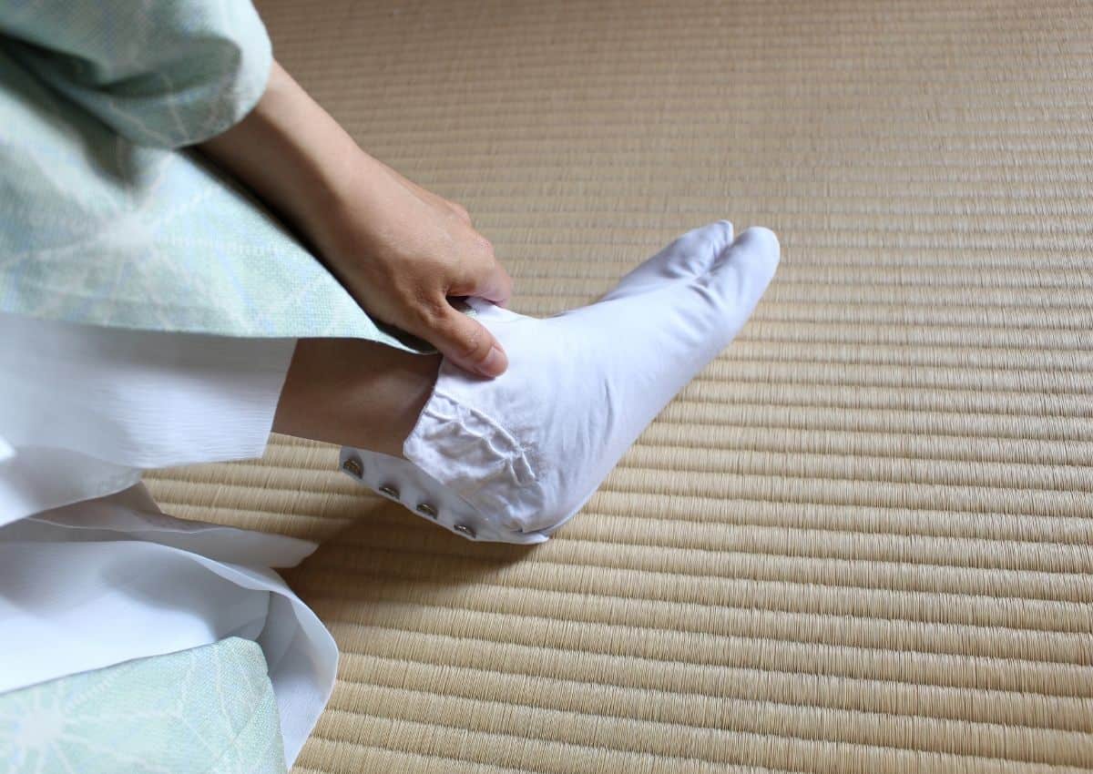 South Korea and Japan working on resolution in case of comfort women socks in Japan