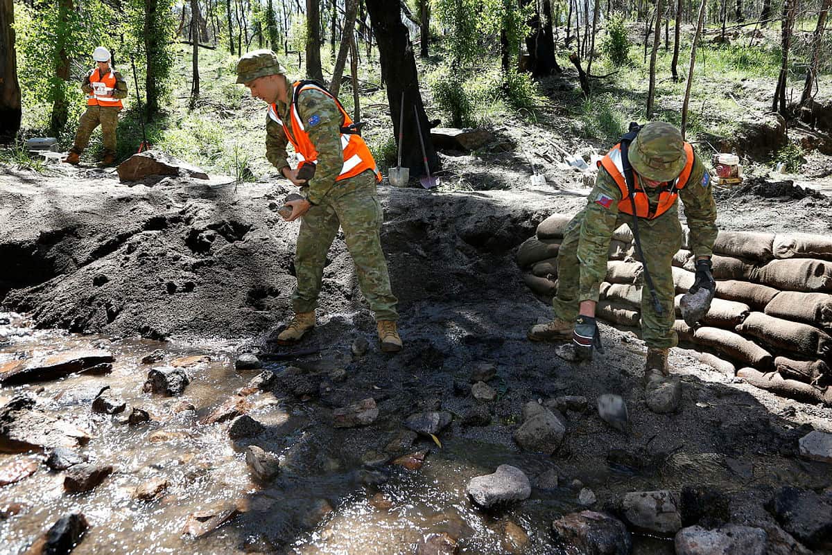 Army engineers helping with the clean-up during the Black Summer bushfires. Photo credit: Australian Army