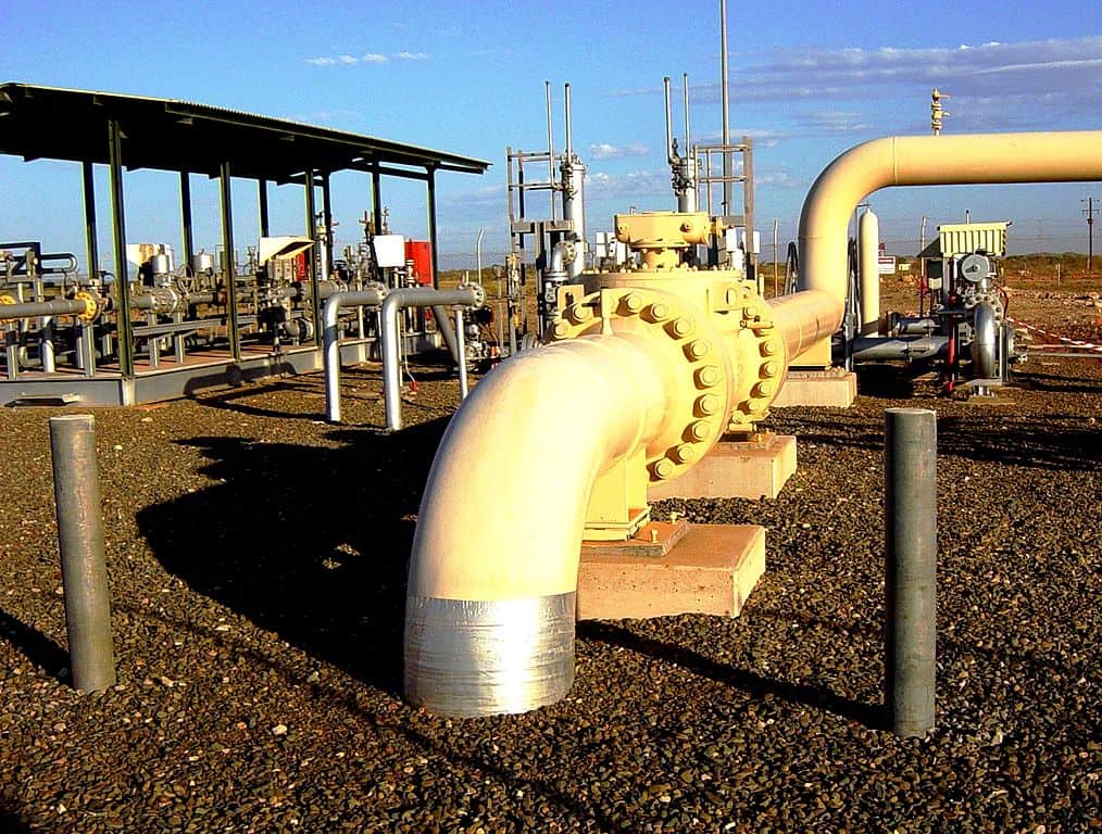 A natural gas pipeline near Dampier in WA. Photo credit: Glen Dillon via Wikipedia