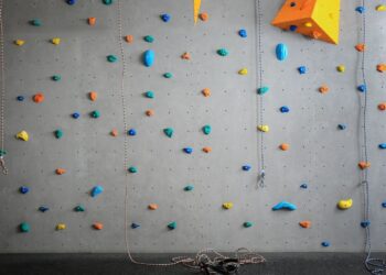 Man Suffers Fatal Injuries After Falling 13 Metres In Rock Climbing Gym