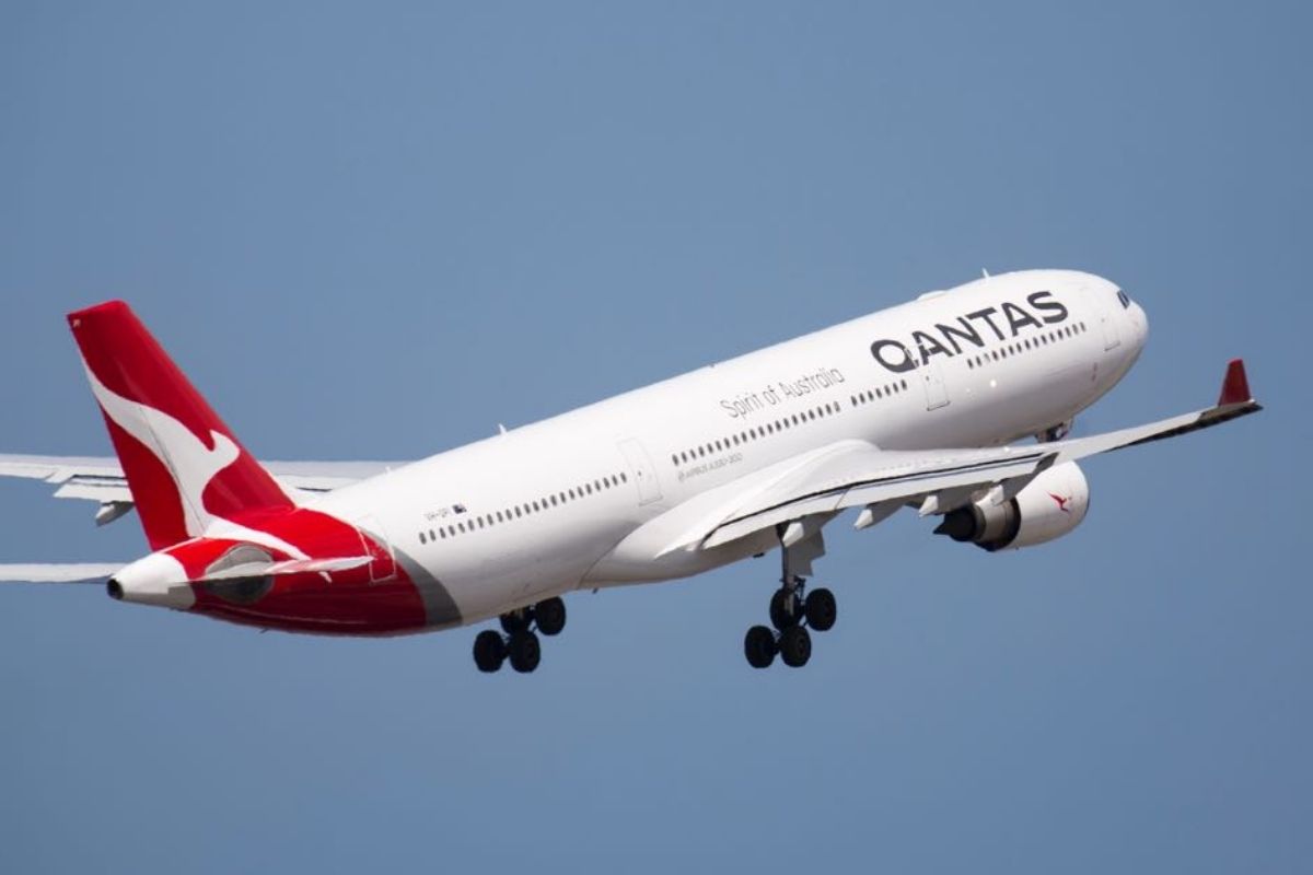 Qantas to resume commercial flights to and from South Africa