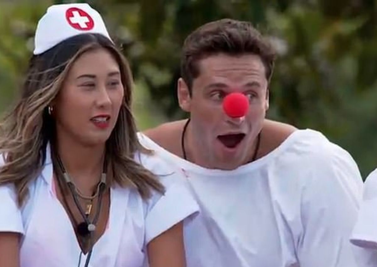 Love Island - Jess And Courtney Mark Their Territory With Sexy Outfits