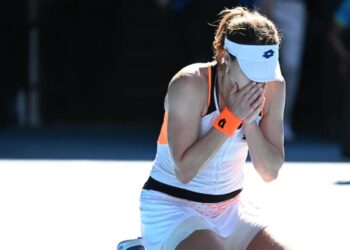 Alize Cornet has made it through in the quarter-finals for the first time in the Australian Open. The emotional winner praised her opponent.