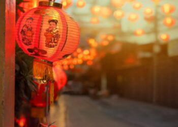 Chinese New Year: Separated families celebrate with other alternatives