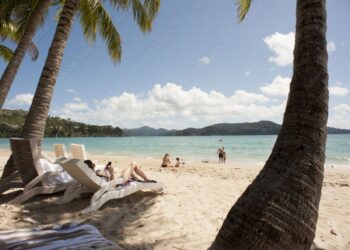 Hamilton Island Cancels Day Visits Due To Shortage Of Staff