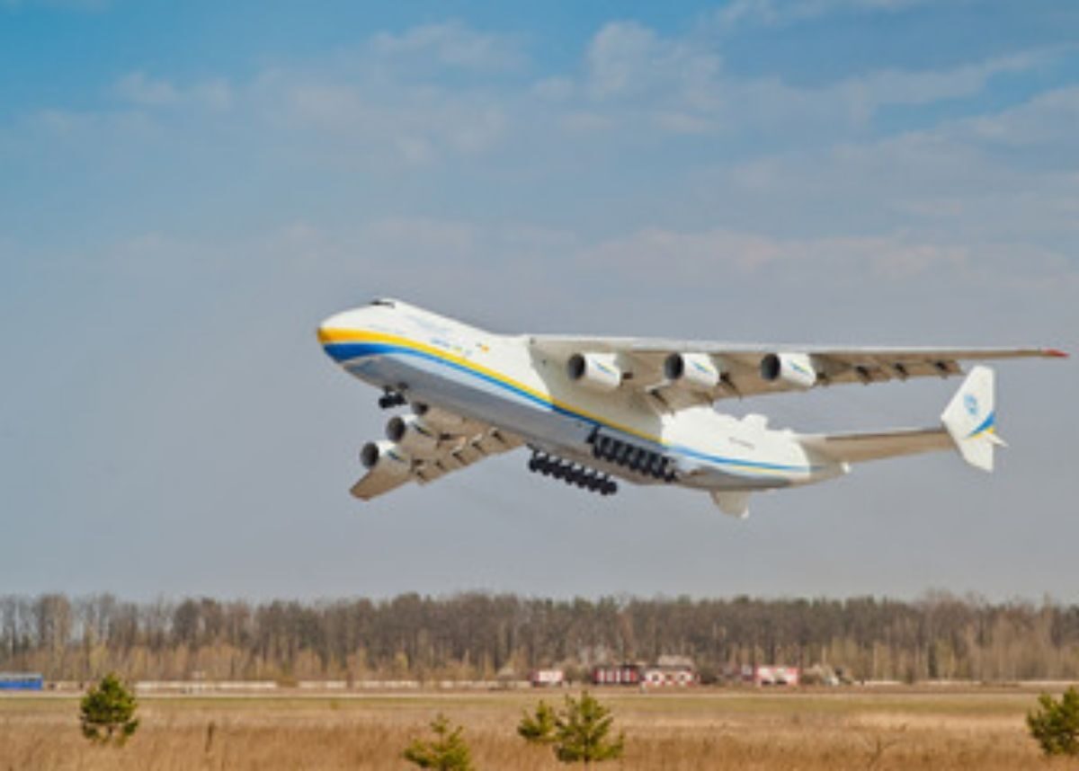 Antonov AN-225 damaged during the Russian invasion