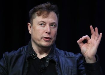 Elon Musk in the dog box after Russia-Ukraine joke on Twitter