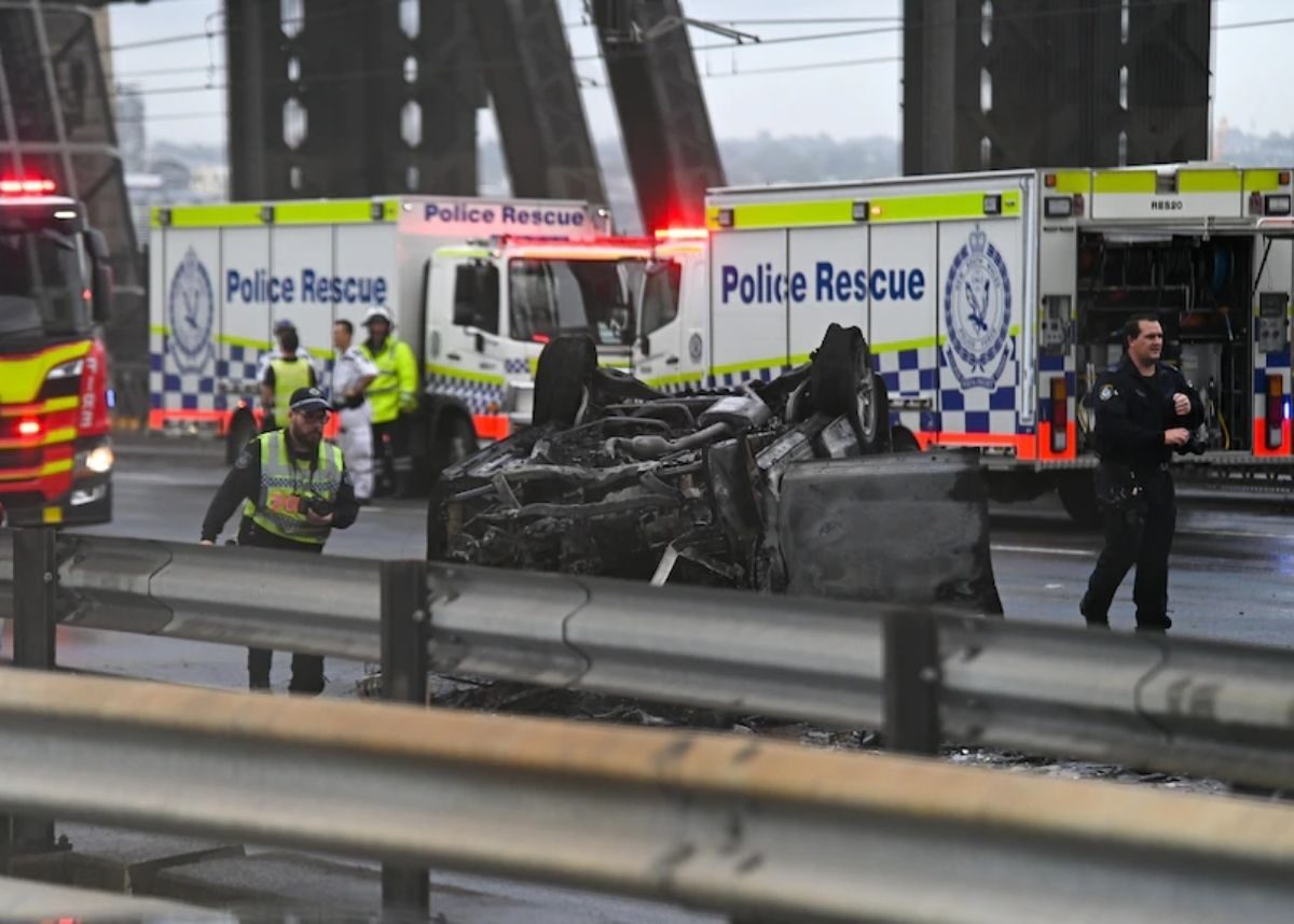 Habour Bridge crash: stolen vehicle catches flames after crash