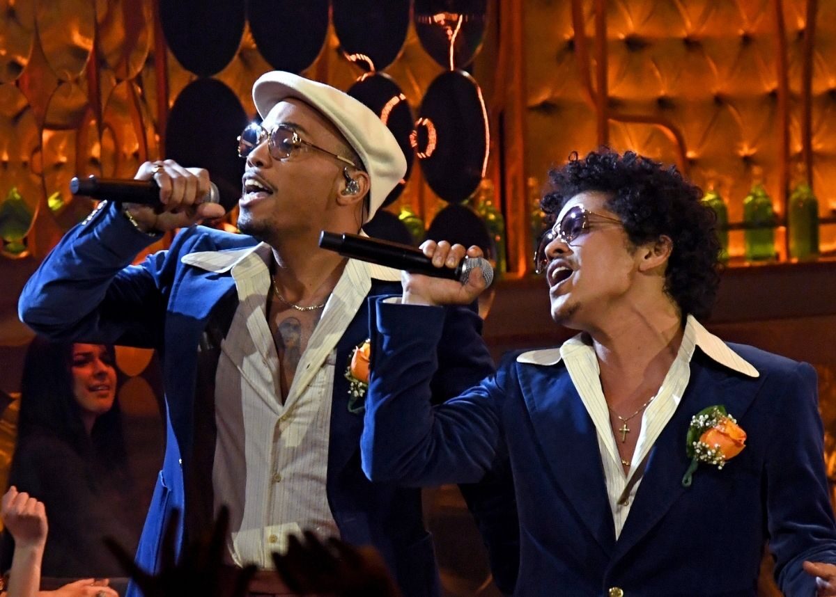 Leave the door open wins song of the year at the 2022 Grammy Awards