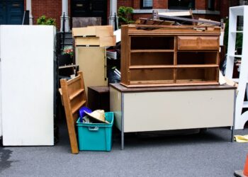 How to get rid of old furniture and large items of trash?