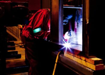 Welding Safety Gear in NZ: Helmets, Respirators, and Fume Control